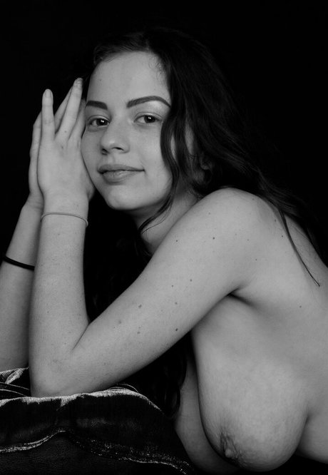 Luna Vera star best pictures