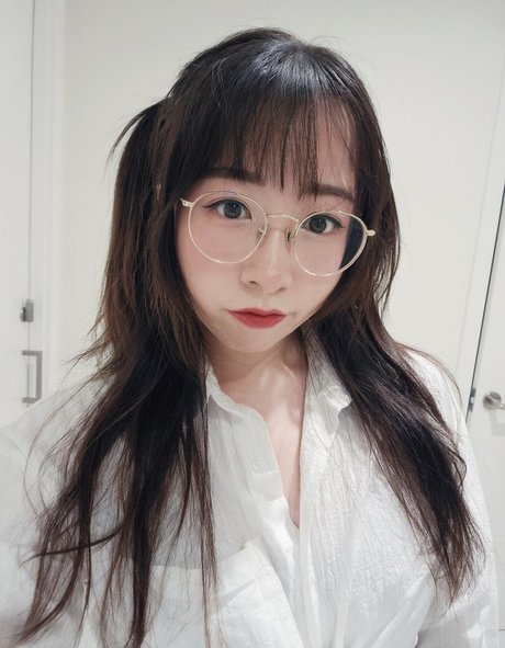 lolnatsumiii exclusive model photo