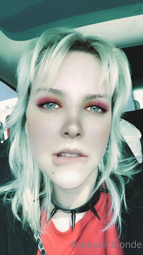 porcelainblues exclusive model images