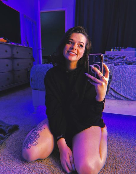 cailythecat exclusive star picture