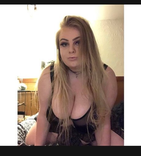 Danie Marie star erotic pic