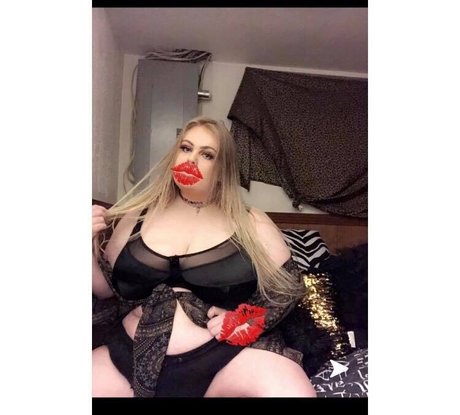 Danie Marie star exclusive gallery