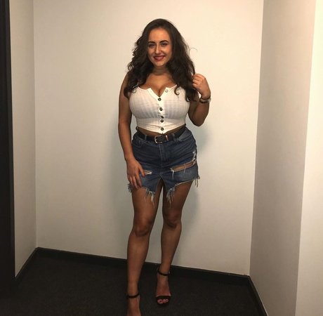 Tiffany Harrison star naked pic