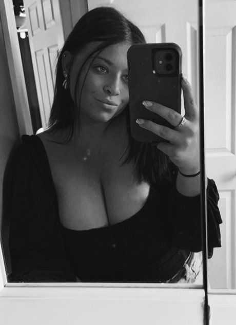 milf handjob onlyfans free photo