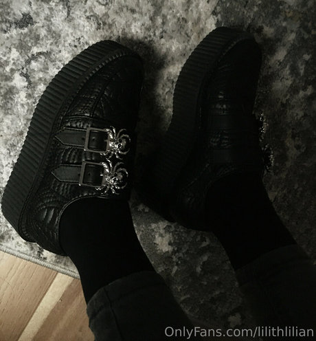 lilithlilian model nude picture