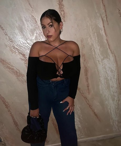 Jolanda Tummolillo model pretty image