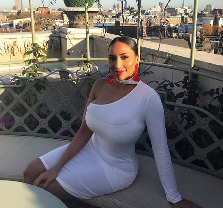 ShayLiving free star img