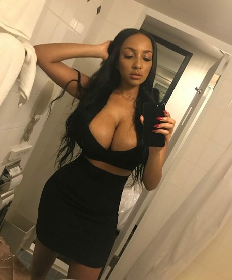 ShayLiving pornstar pretty photo