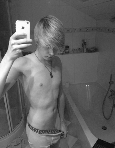 toastmauwmauw model naked image