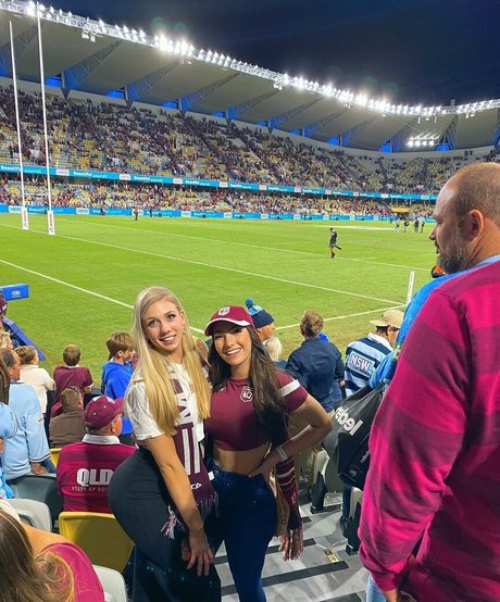 Molly Shield perfect model photo