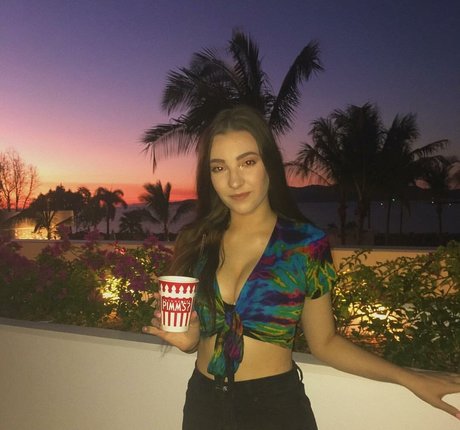 Molly Shield model hd picture