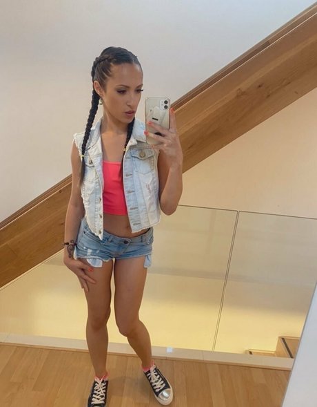 mishelgomezmodel high quality pornstar pictures