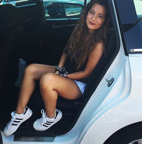 Paola Arena perfect actress galleries