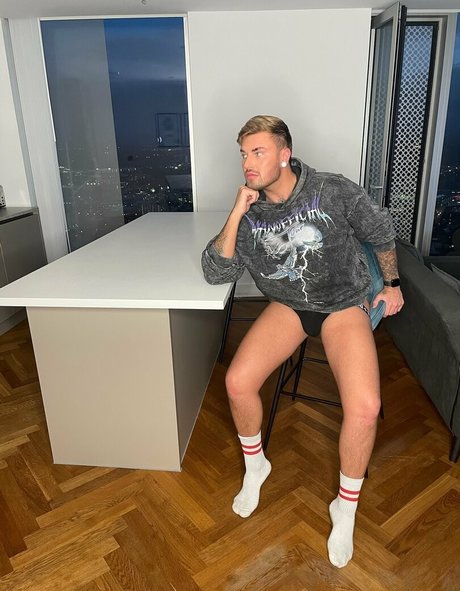 blondedan hot model pictures