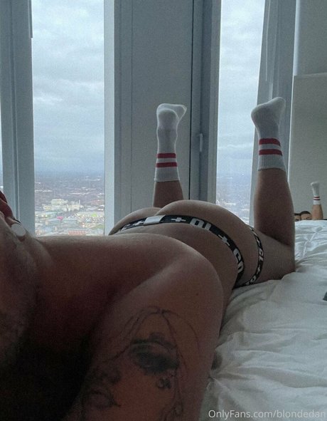 blondedan pornographic star img