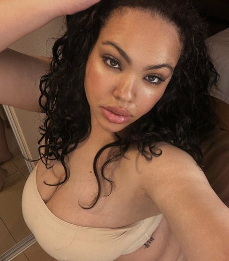 Teeee pornstar naked pics