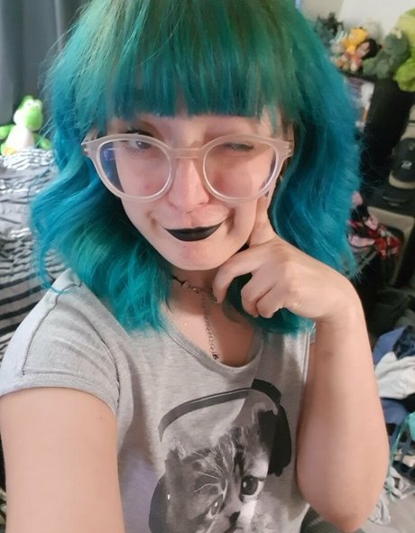 nyamfree model top pictures