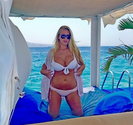 Nicolle A top model photo