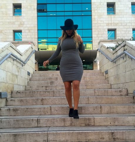 Nicolle A Profile pic