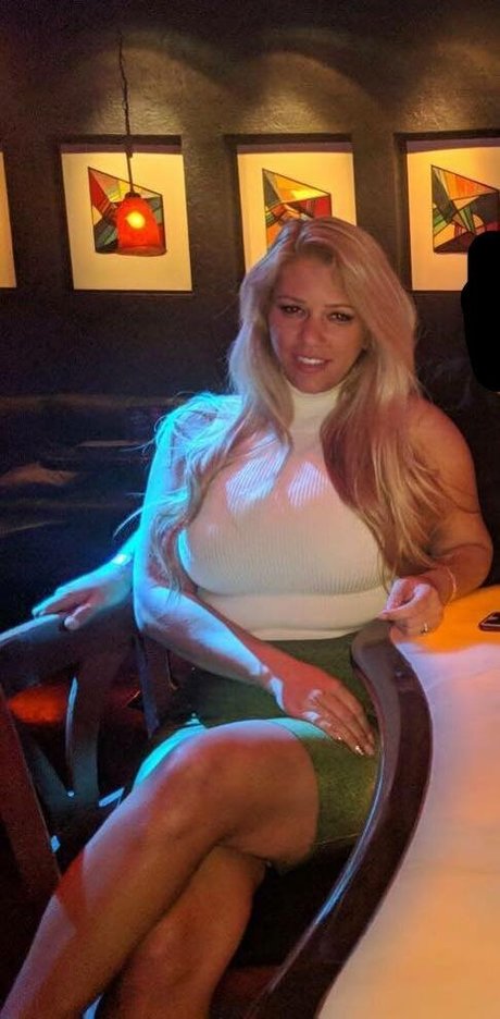 Nicolle A sexy actress picture