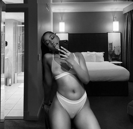 Unfilteredhours sexy star images