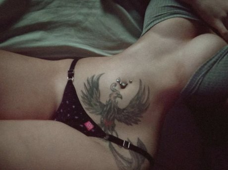 Sashiuwu erotic model gallery