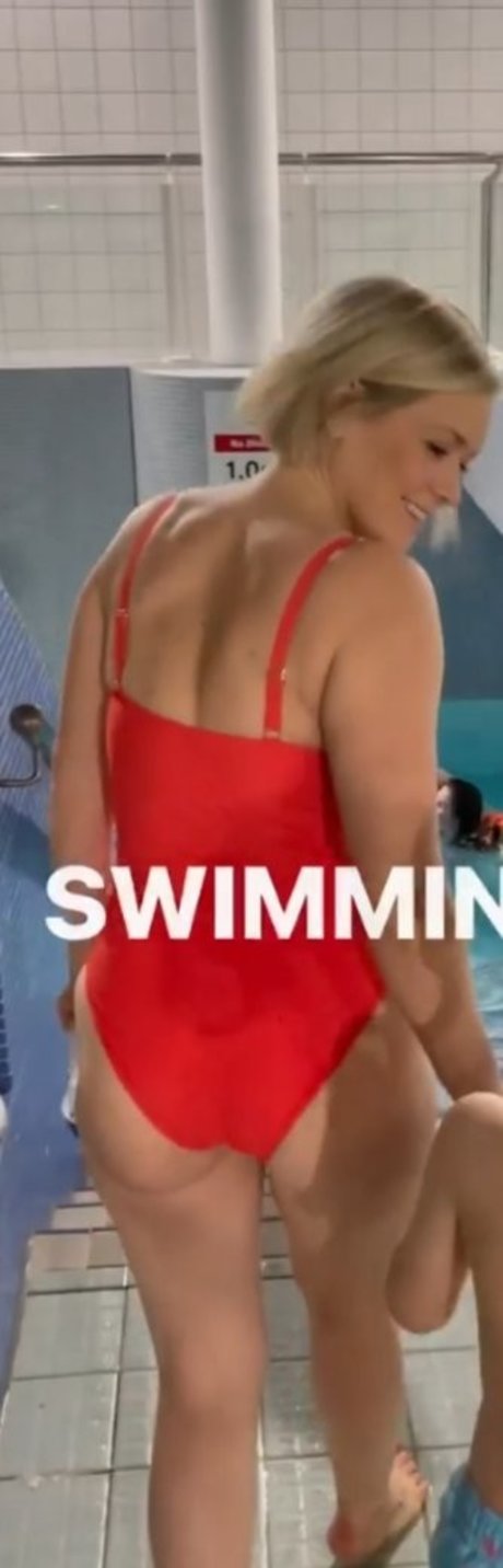 Suzanne Shaw exclusive star archive