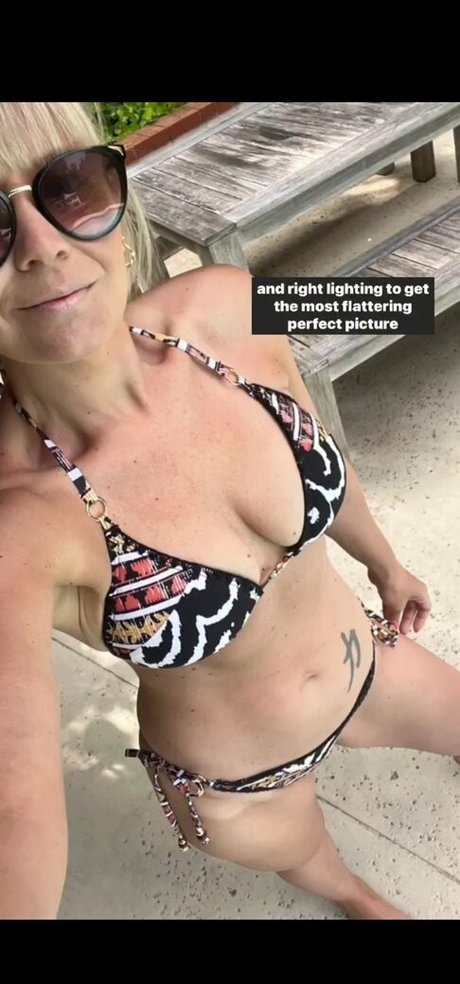 Suzanne Shaw art model image