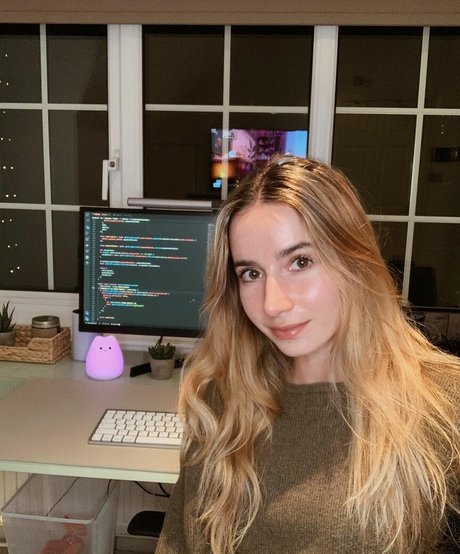 csjack9 erotic model photo