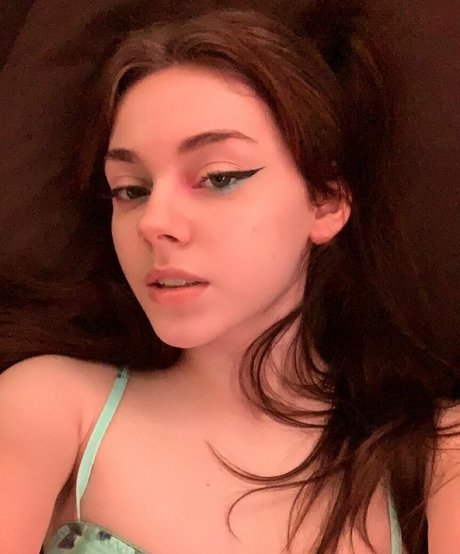 Rosiemx x sex model photo