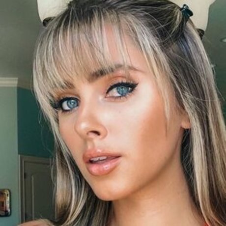 thatpineapplegirl sexy star photos