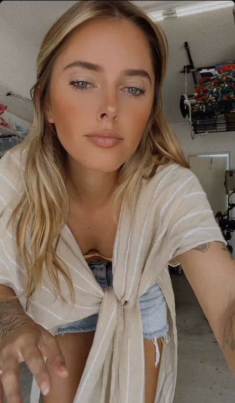 thatpineapplegirl adult model archive