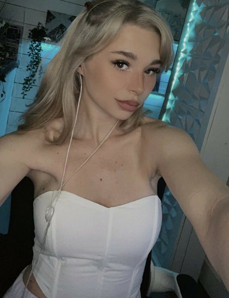 Martina Eliza model exclusive img