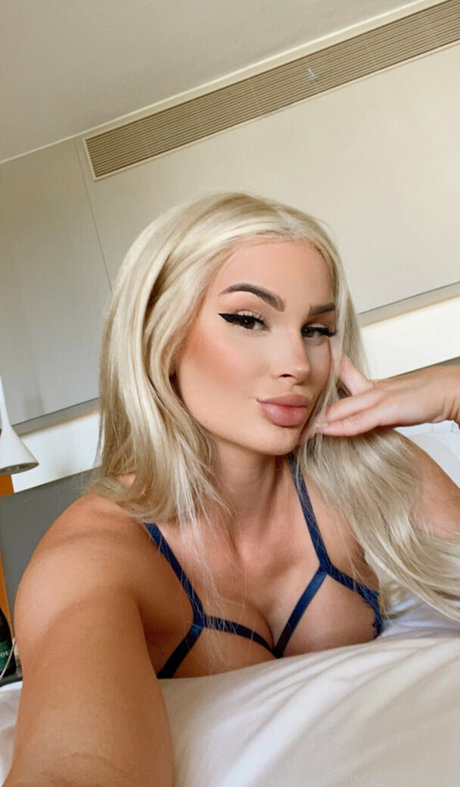 Haley Cure star sexy image