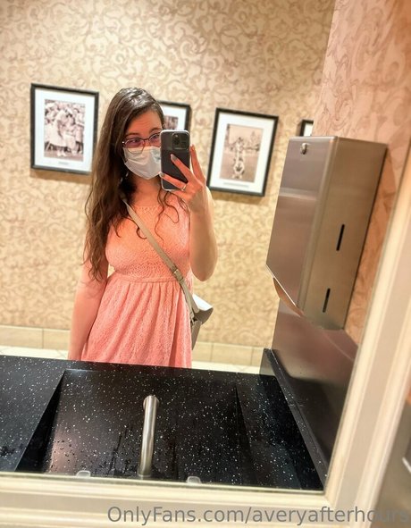 averyafterhours model perfect pic