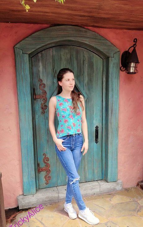 trickyalice free model nude photos