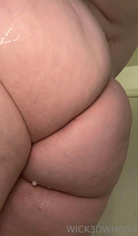 wick3dwhor3 star pornographic photos