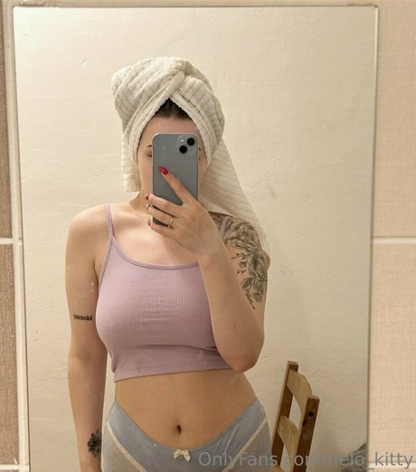 helo kitty nice model pictures