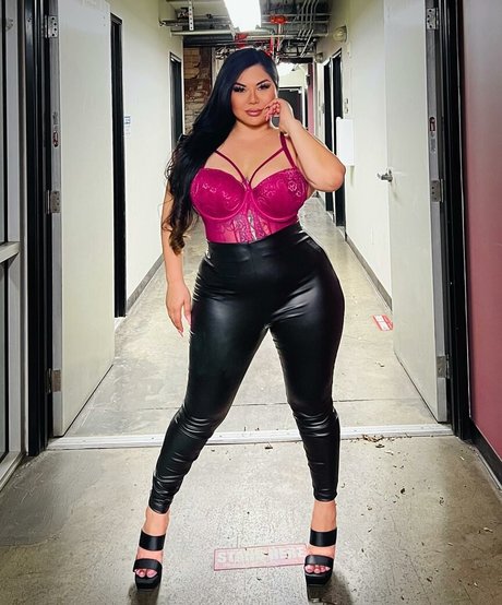 Mizuki Brown pretty actress archive