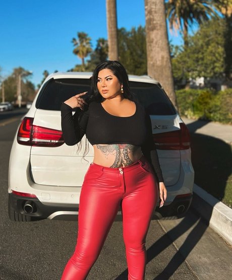 Mizuki Brown pornstar sex pic