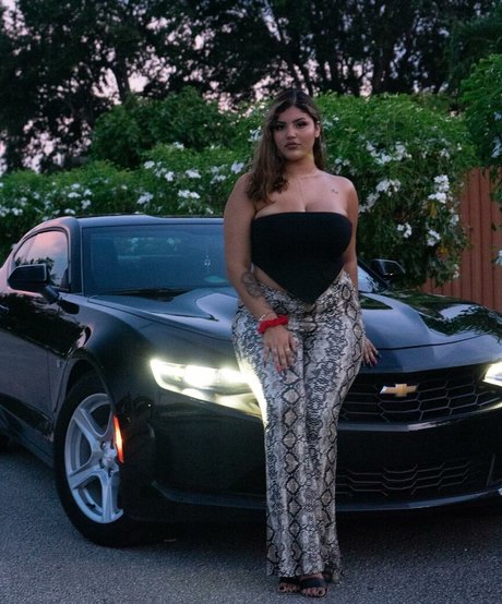 Marian Tatte pretty actress pictures