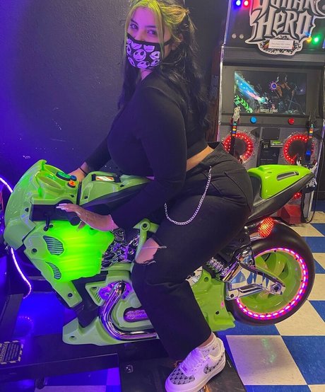 Marian Tatte model beautiful photos