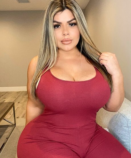 Michelle Mendez model beautiful image