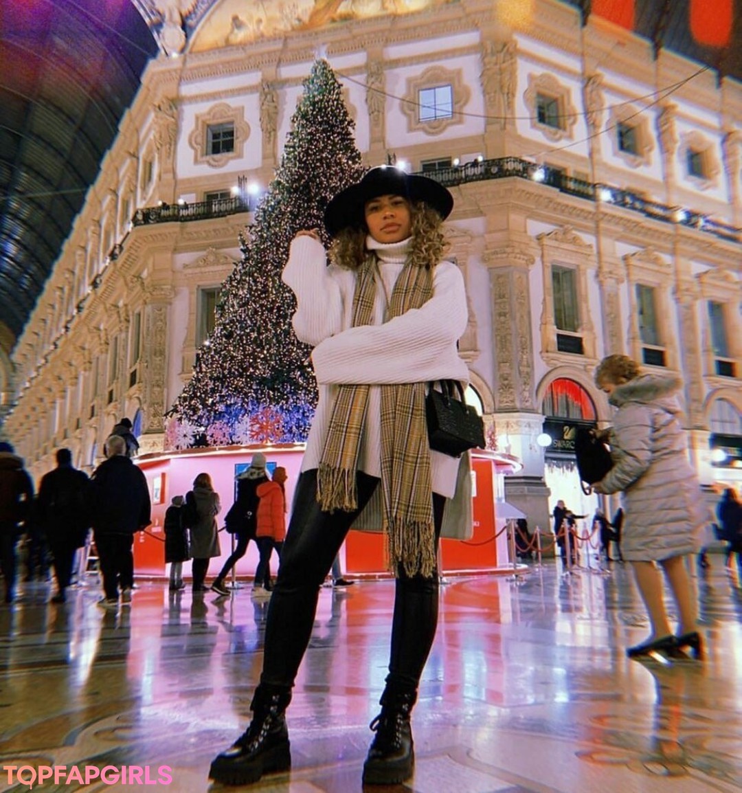 Chanelle Mauricette nude actress galleries