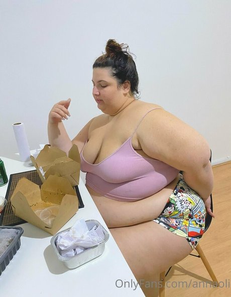 annaoli naked pornstar photo