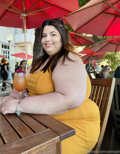 annaoli porn model images