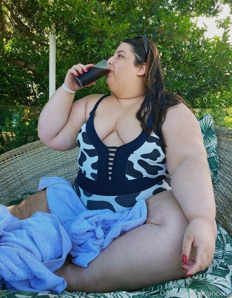 annaoli star naked img