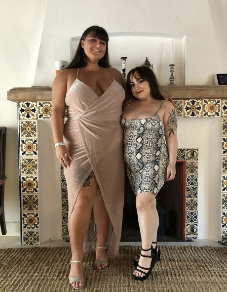 freeleila naked pornstar photos