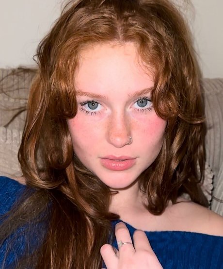 Nika Parker model naked photo