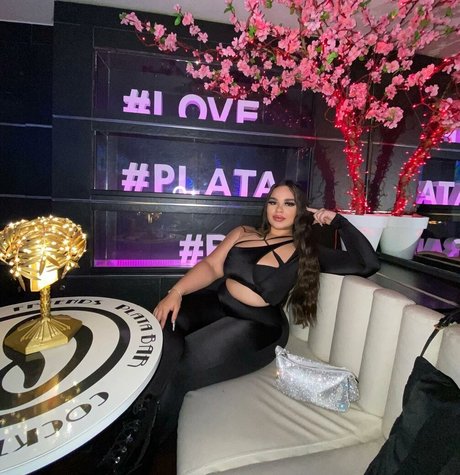 Curvyexoticaa model porn photo